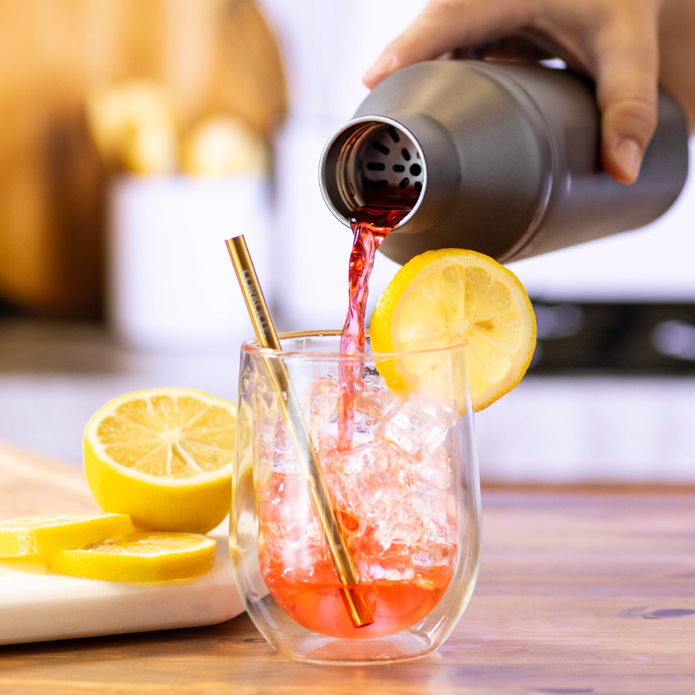 cocktail-shaker-lid-i2 Cocktail_Shaker_lifestyle_1_0f873eef-26b9-477a-b301-4dde25c00201.png